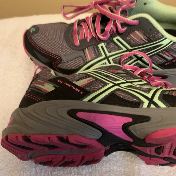 Asics tennis shoes - Picture 3 of 6